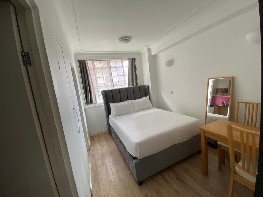 Apartment At Chelsea Cloister London