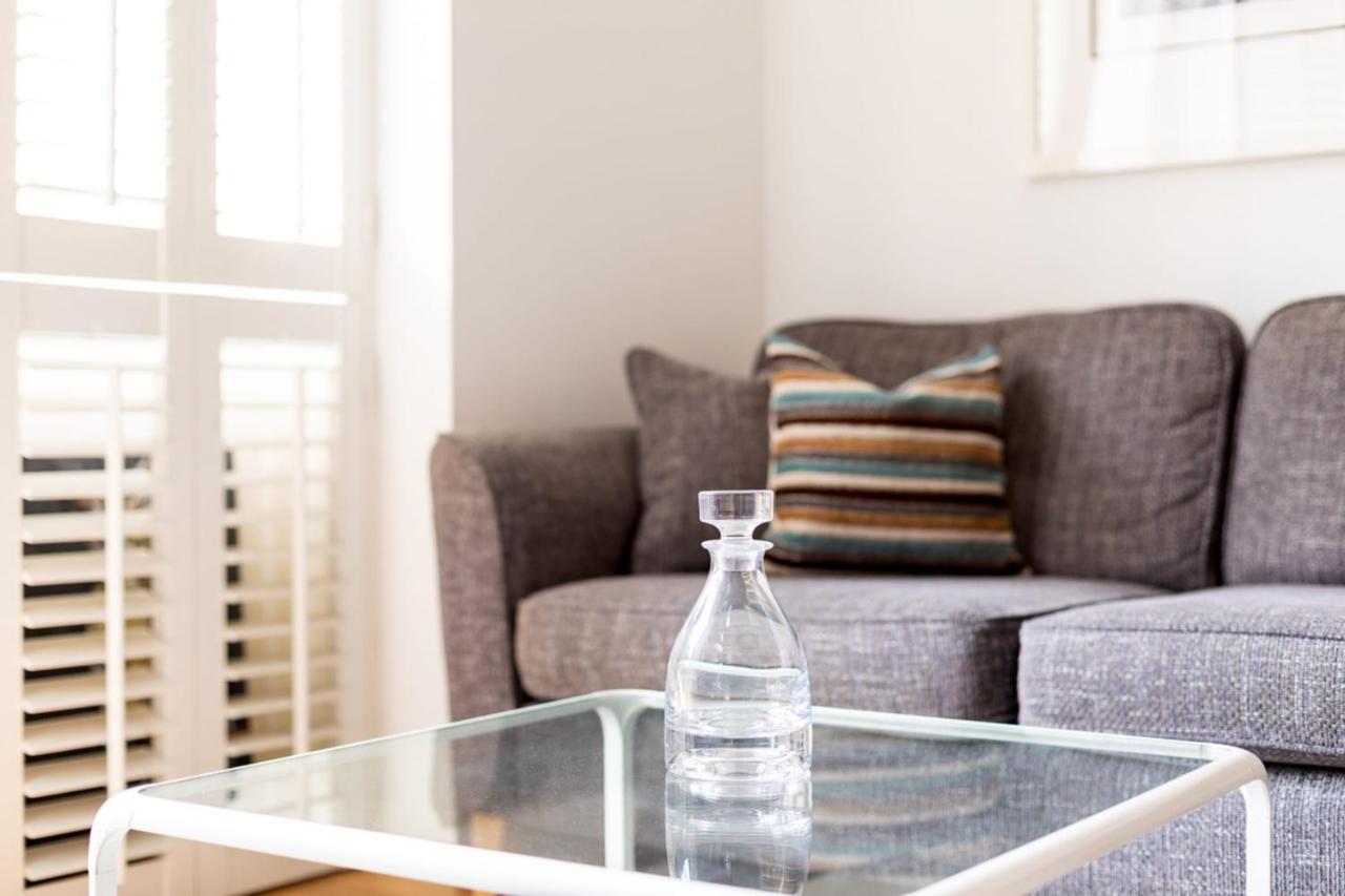 Cosy Oval Apartment
