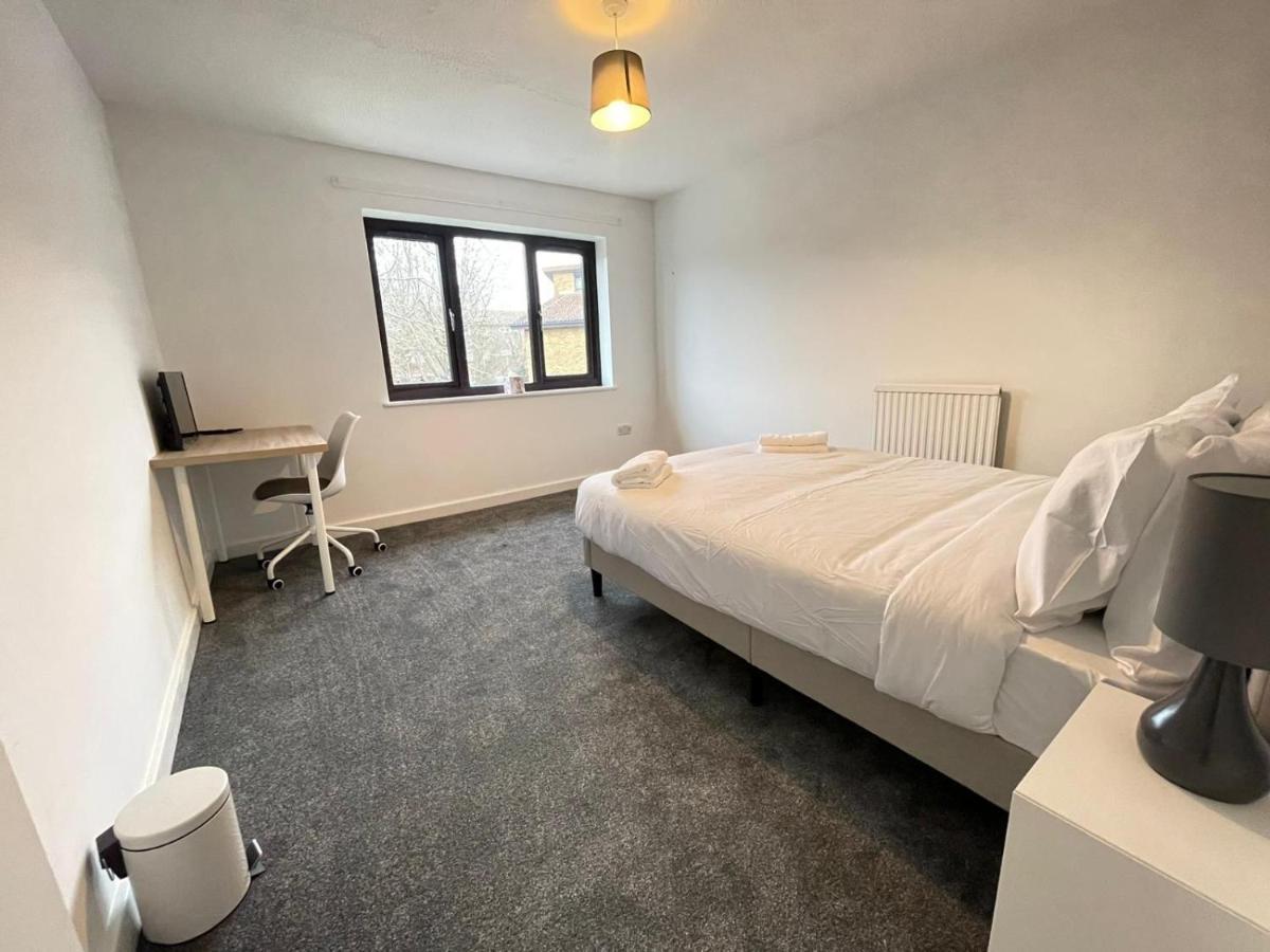 Spacious Bedroom In Beckton Accommodatie bij particulieren Londen