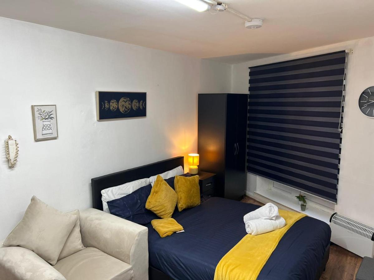 Premium Studio Flat 02 In Central * Londen
