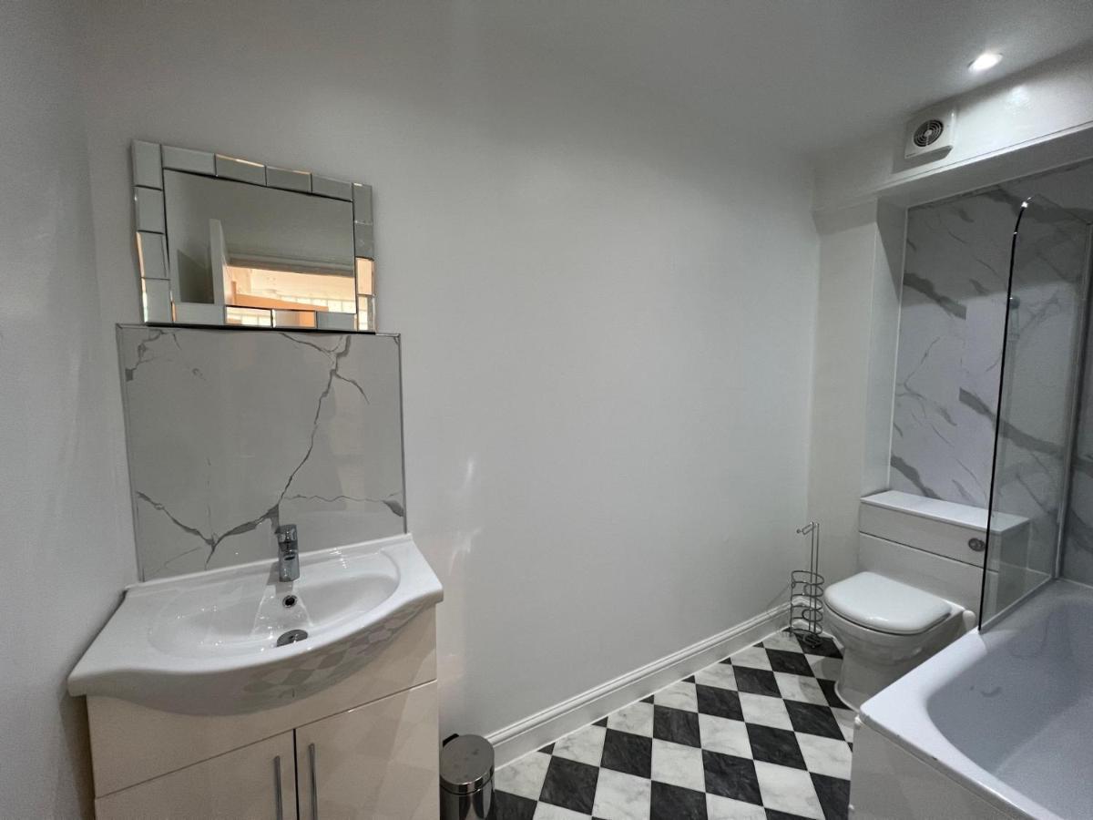 Appartement Lovely 2 Bedroom With Balcony -