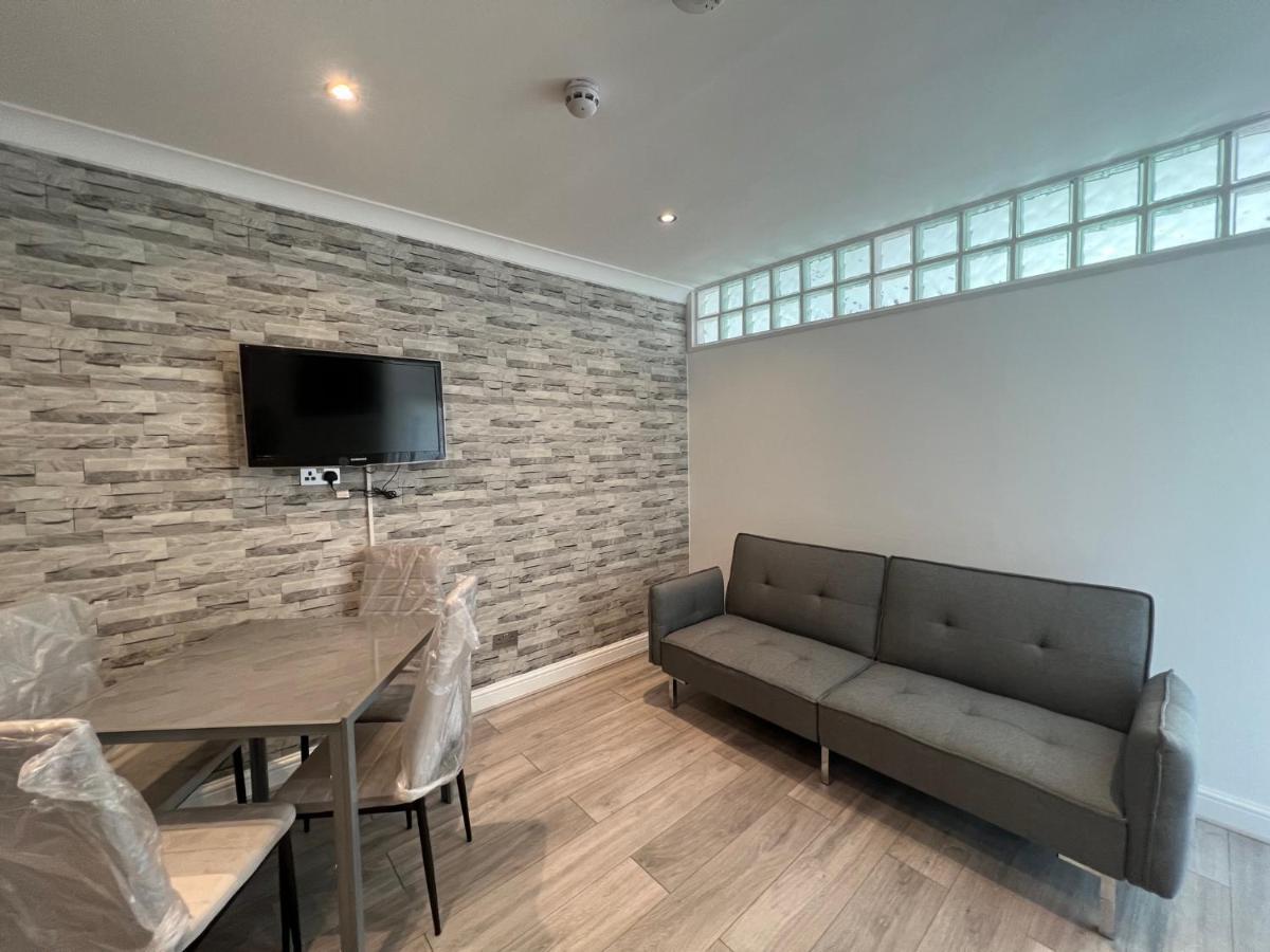 Appartement Lovely 2 Bedroom With Balcony -
