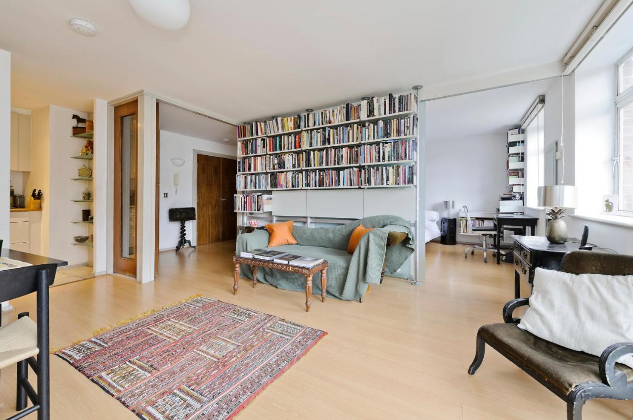 Large One Bedroom Flat With Balcony Close To The By Underthedoormat *