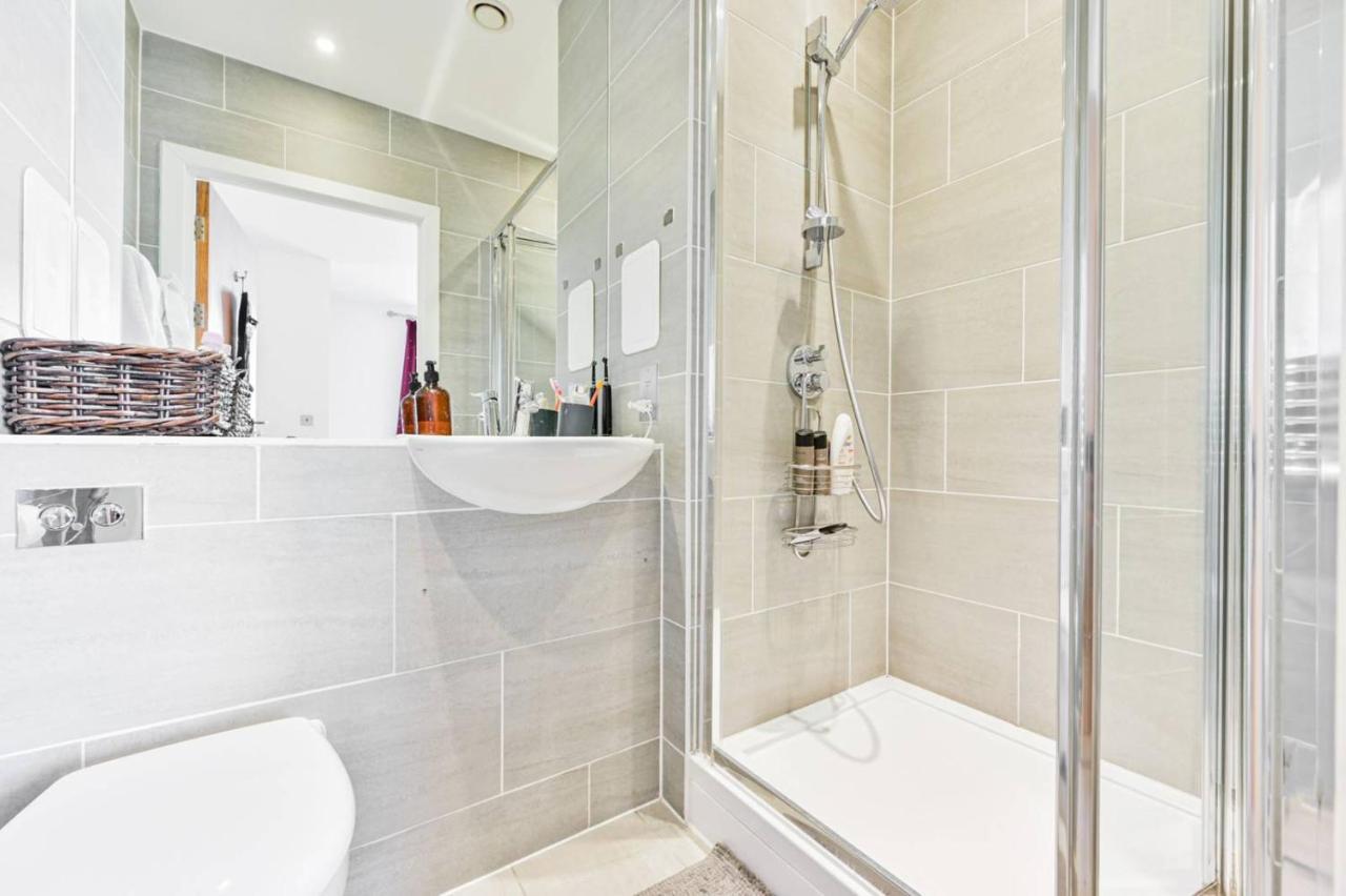 2-bed Only 15 Mins From Apartamento