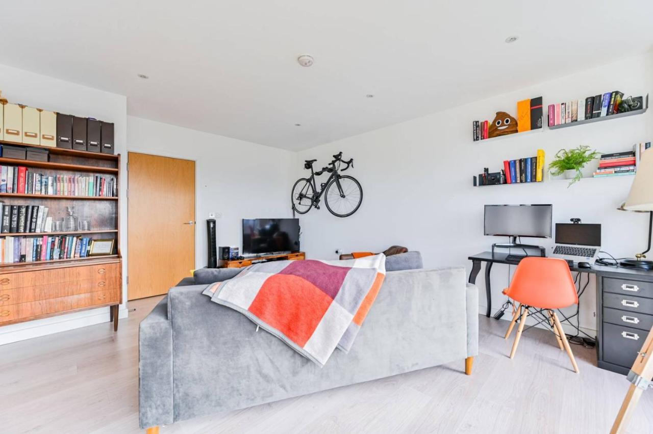 2-bed Only 15 Mins From Apartamento