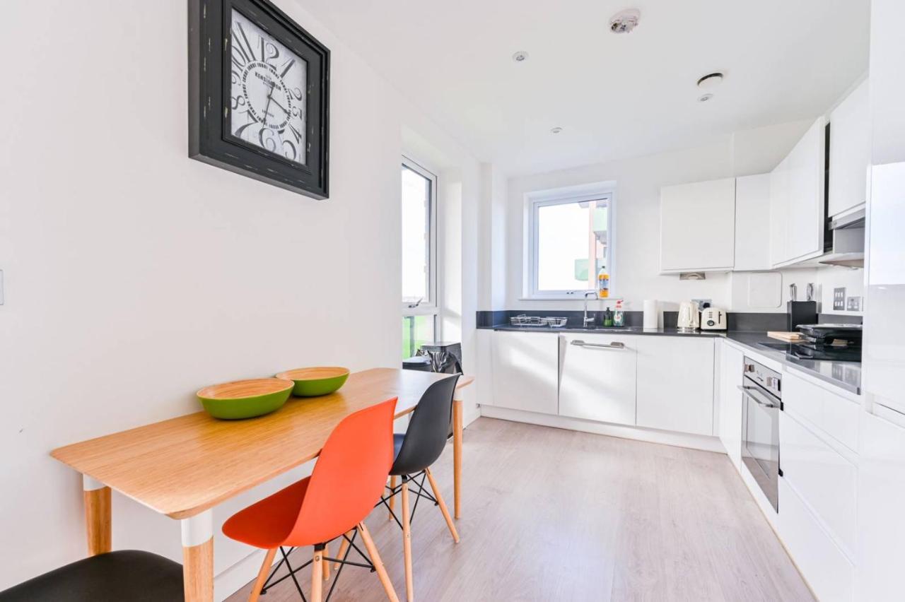 2-bed Only 15 Mins From Apartamento *