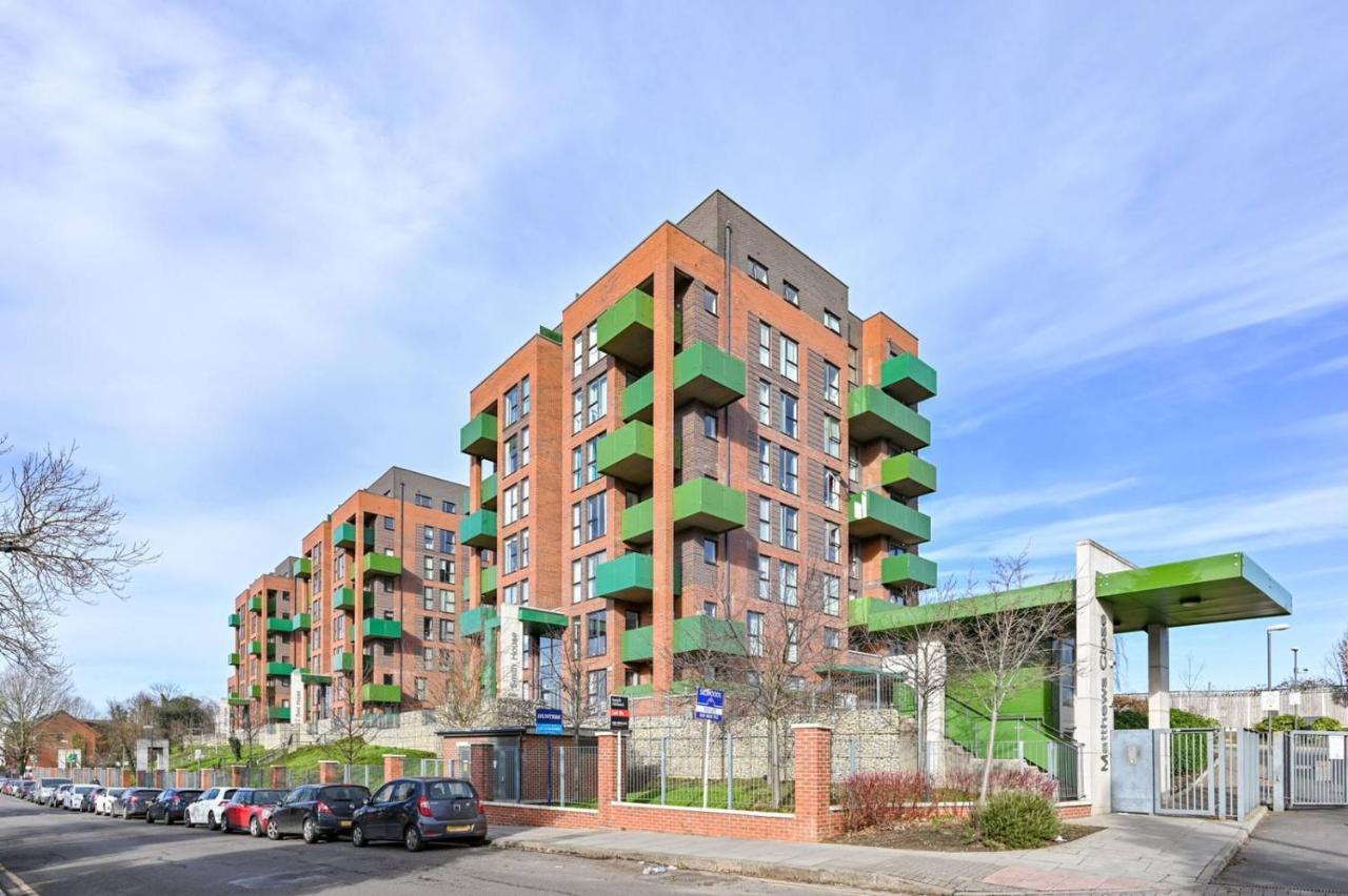 2-bed Only 15 Mins From Apartamento