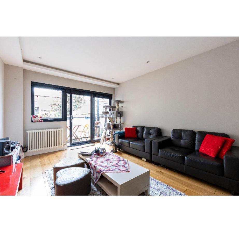 Homestay Amara Nomad 2 London