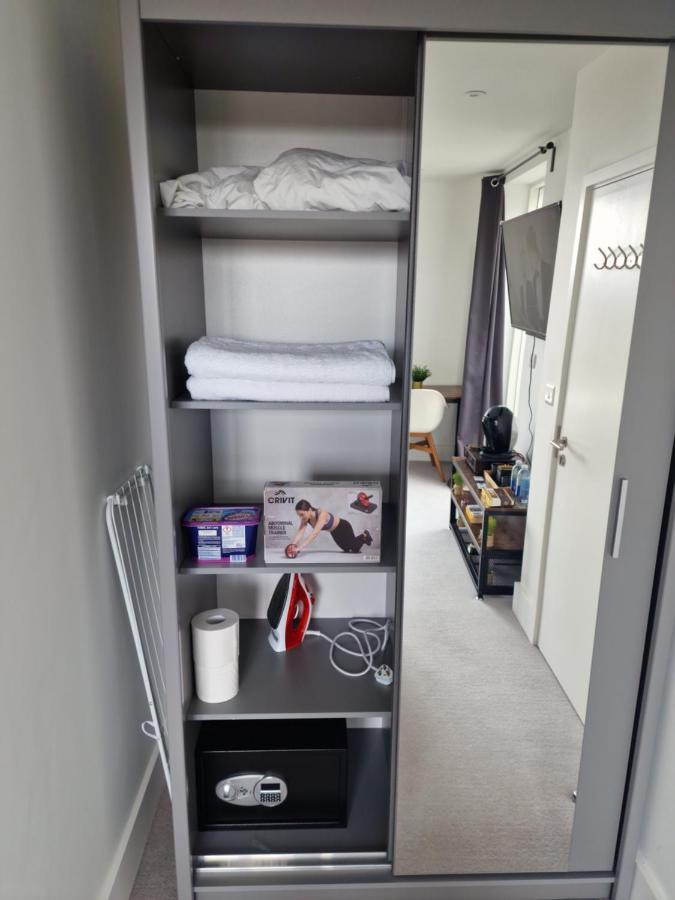 A Modern Lavish En-suite Bedroom *