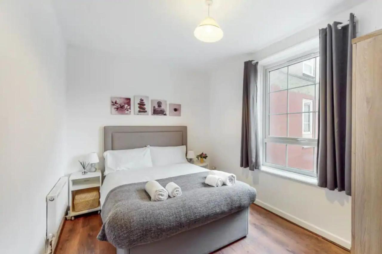 Central & Cosy 2bd Flat Near Canary Wharf Apartamento Londres