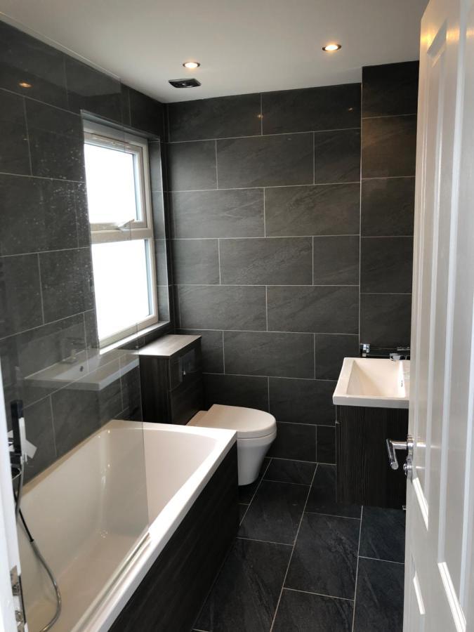 Great 4 Bedroom In Tooting * Londen