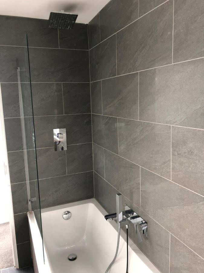 Great 4 Bedroom In Tooting * Londen