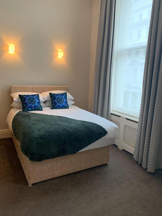 Villa Clarges- Hyde Park *