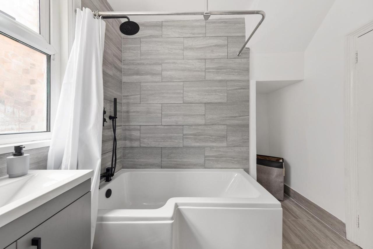 Beautifully Modern 2-bed W/garden