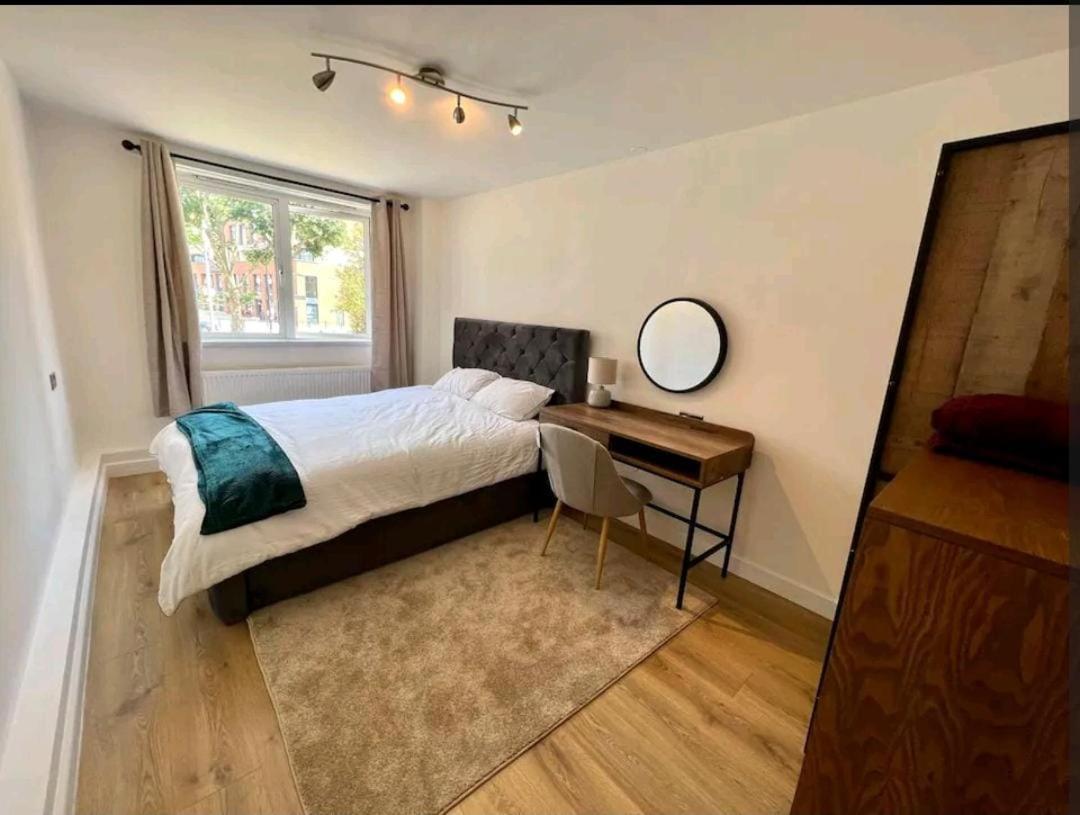 Apartamento Lovely 2br In Bow, E3 Londres