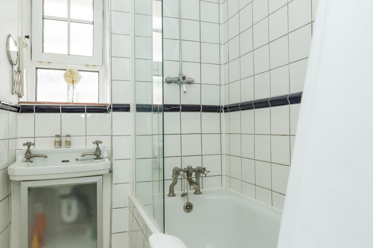 Fantastic 2 Bedroom In Waterloo Apartment *