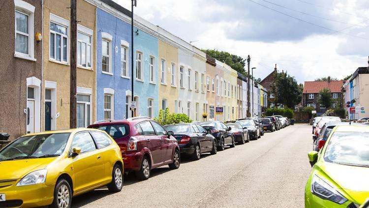 Modern - Accommodates 6 - Private Parking - 15min To Bridge, Eye And Charing Cross * Londen