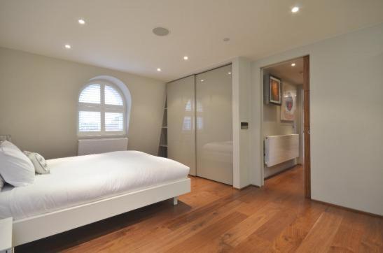 Modernized South Kensington Apartamento Londres
