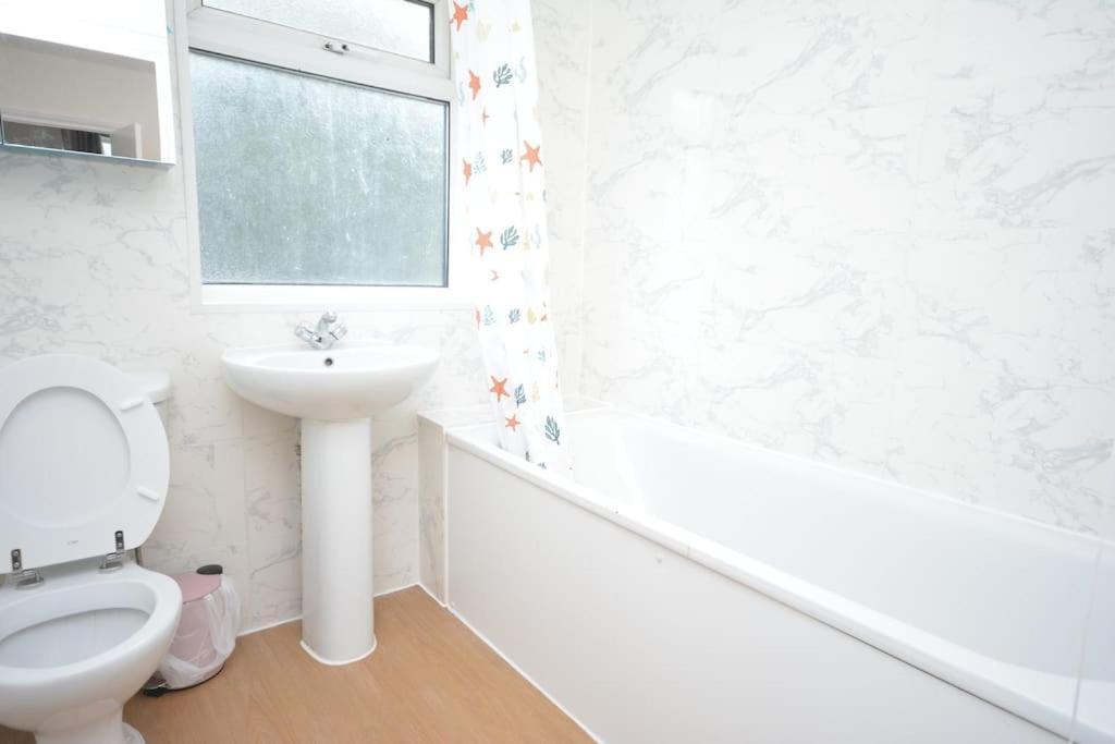 Сasa de vacaciones 4 Bedroom House In East Londres