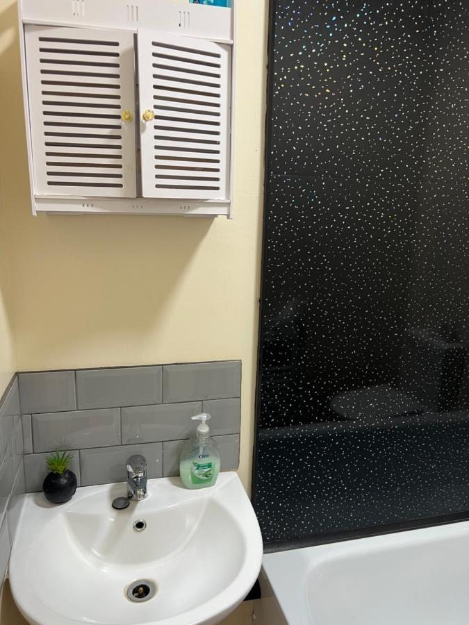 Small Cosy 2 Flat With 2 Double Beds *