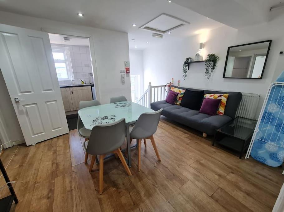 Appartement Elegant 2 Bed, 2 Bath Londres