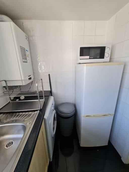 Elegant 2 Bed, 2 Bath Appartement *