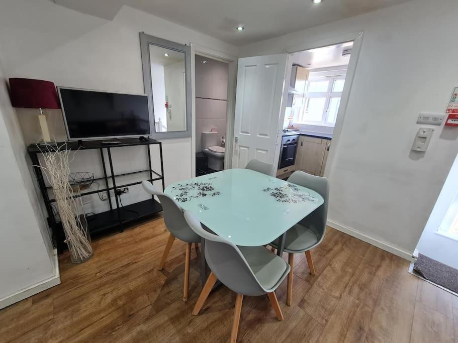 Elegant 2 Bed, 2 Bath Londres