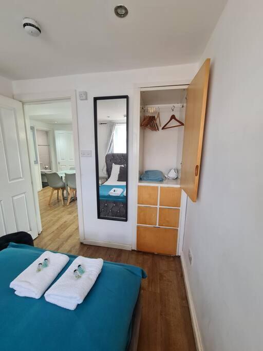 Elegant 2 Bed, 2 Bath Appartement *
