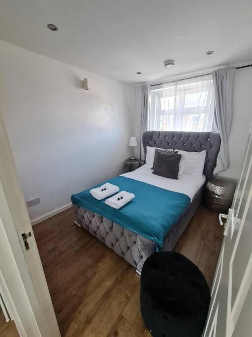 Elegant 2 Bed, 2 Bath *