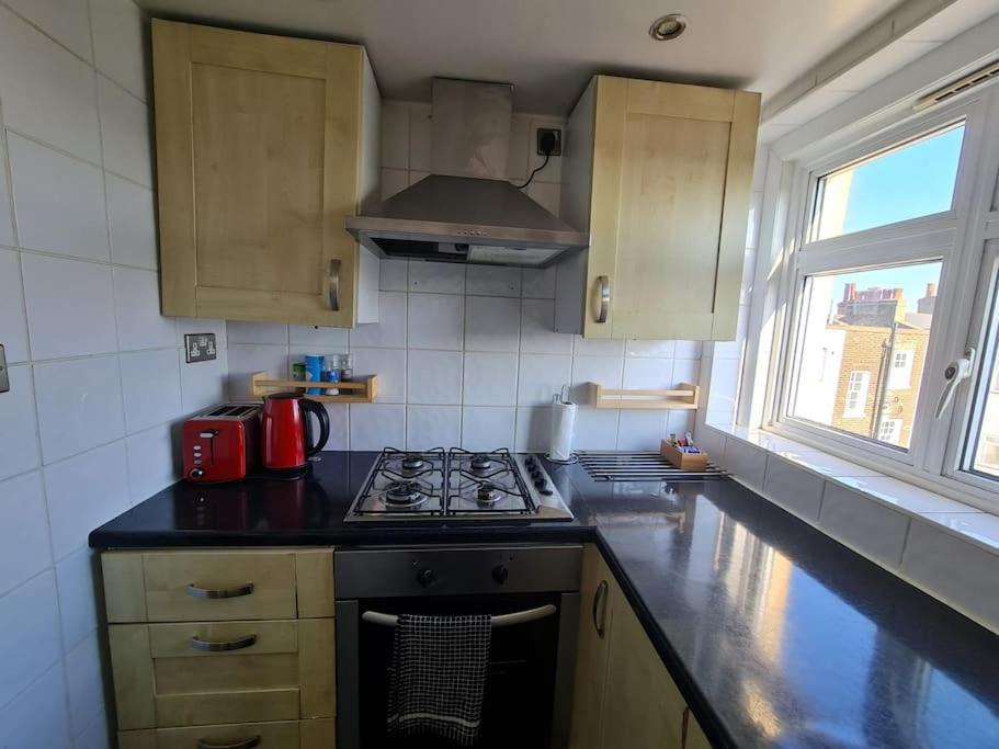 Elegant 2 Bed, 2 Bath Appartement