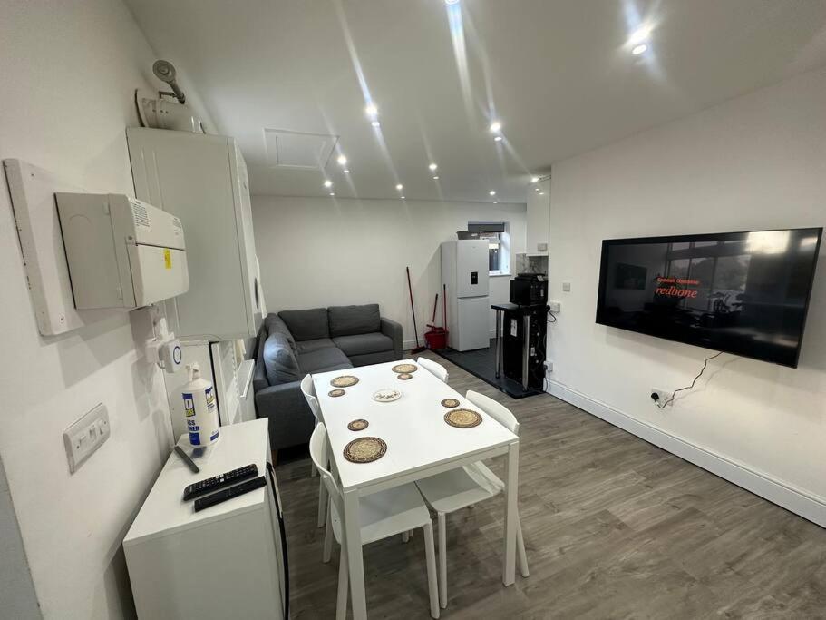 2 Bedroom House,brownhillrd Se6 Сasa de vacaciones