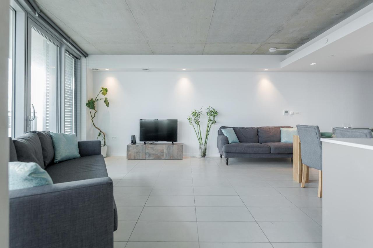 Excel Majestic Apartment