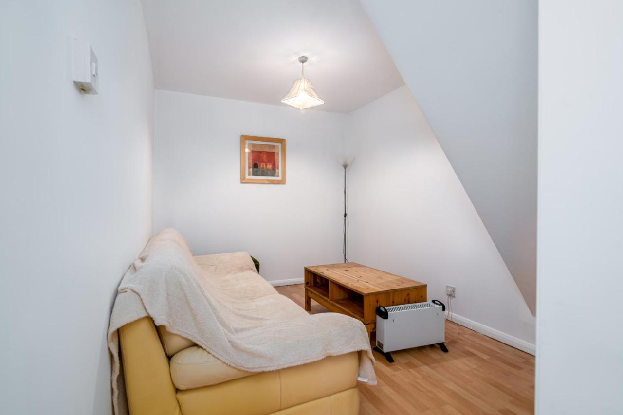 Guestready - 4br In Surrey Quays Canada Water Londen