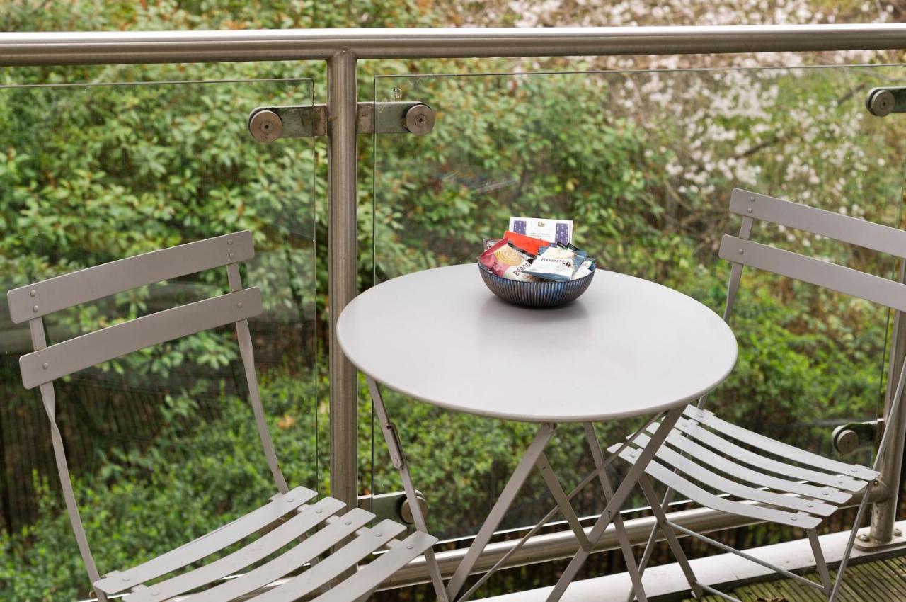 Appartement Large One Bedroom Flat With Balcony Close To The By Underthedoormat