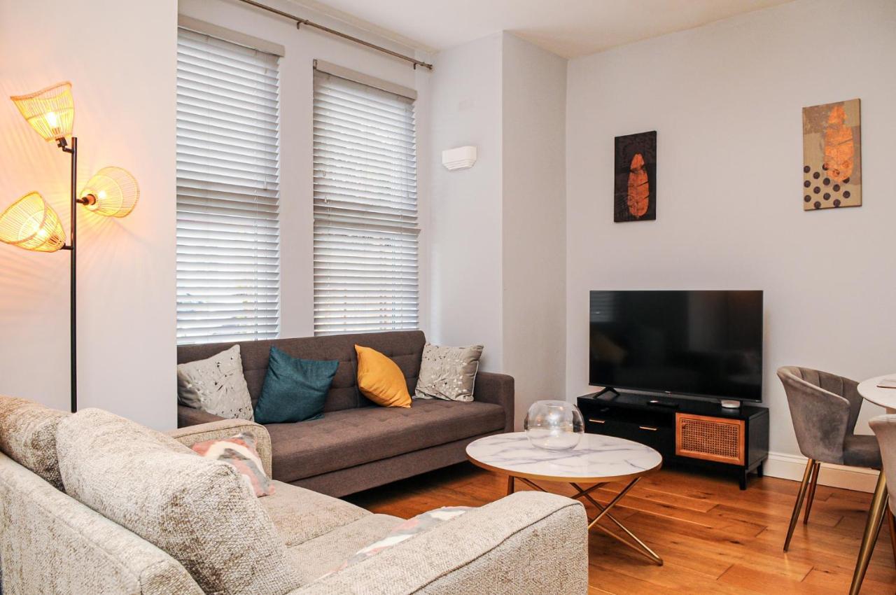 Luxury 5 Star - Parking, Garden, Nr Greater Metro Stations Londres