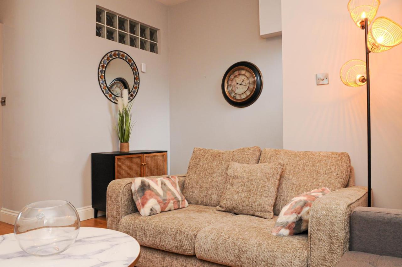 Luxury 5 Star - Parking, Garden, Nr Greater Metro Stations Apartamento *