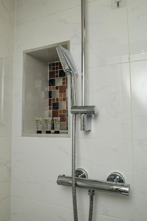 Luxury 5 Star - Parking, Garden, Nr Greater Metro Stations * Londres
