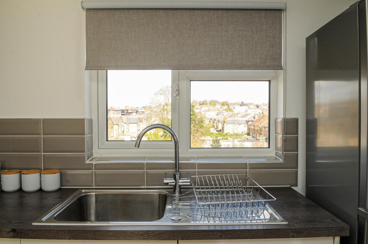 Apartamento Luxury 5 Star - Parking, Garden, Nr Greater Metro Stations Londres
