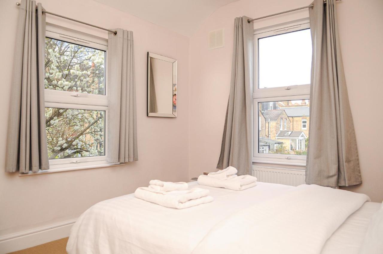 Luxury 5 Star - Parking, Garden, Nr Greater Metro Stations Londres