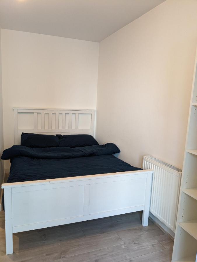 Lovely In Modern Privatunterkunft London