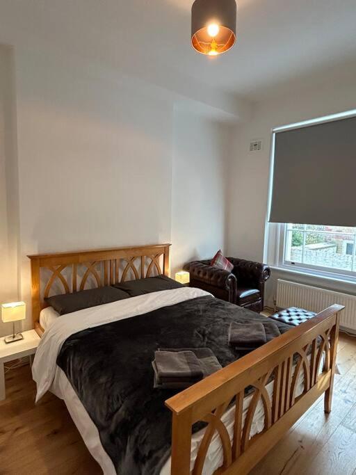 1 Bedroom In Shepherds Bush,