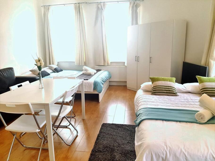 Excellent Flat In Apartment London