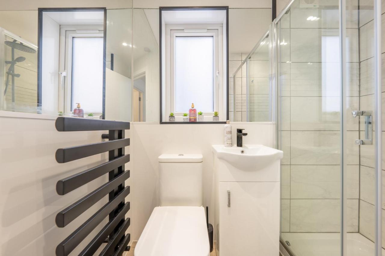 Modern Split Level 2br Spacious Maida Vale Apartamento
