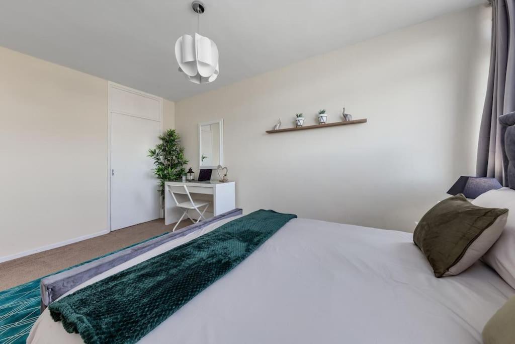 Hyde Park 4 Bedroom Superior *