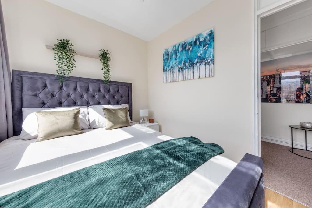 Hyde Park 4 Bedroom Superior