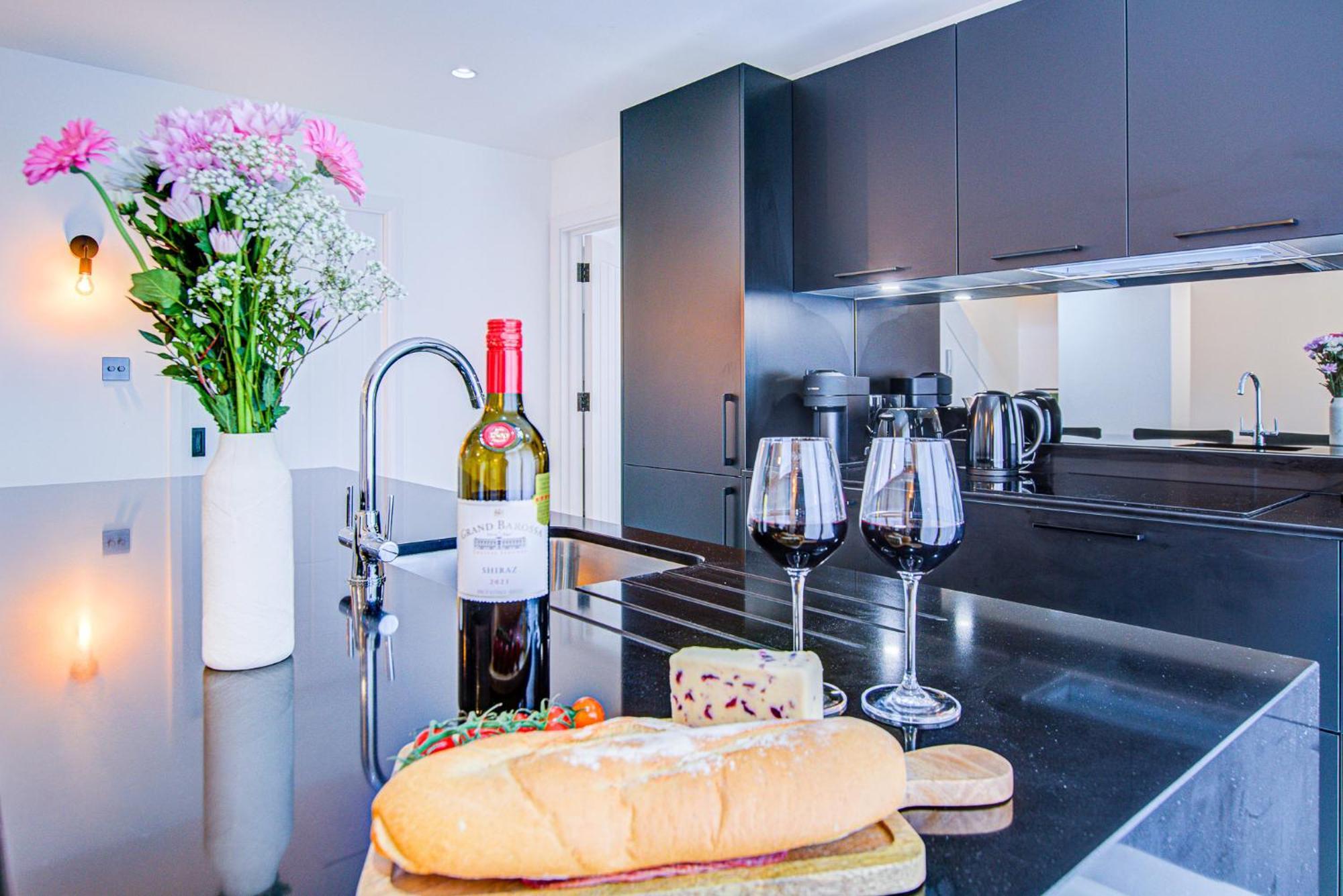 Beautiful 3-bedroom House Just Minutes From Queen's Park Tube Apartamento Londres