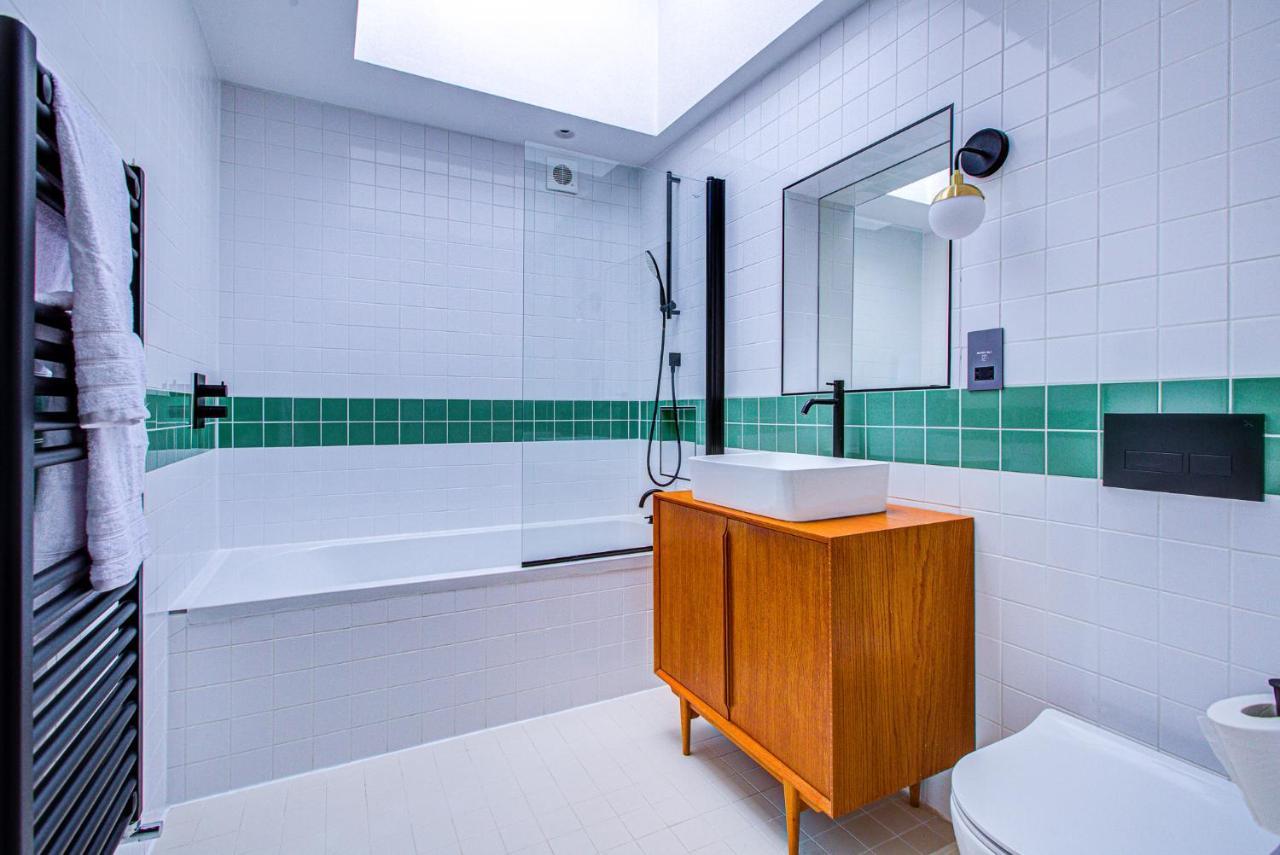 Beautiful 3-bedroom House Just Minutes From Queen's Park Tube * Londres