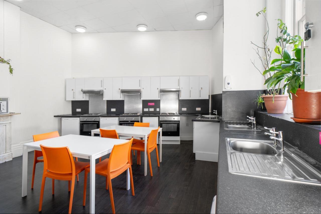 Hostal Halpin House *