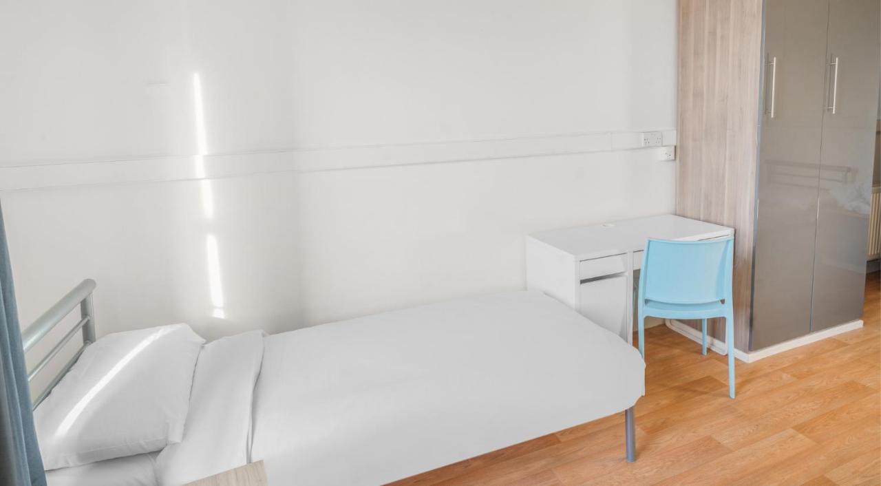 Hostal Halpin House *