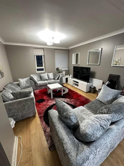 A 2 Standard Bedrooms Flat Apartamento *